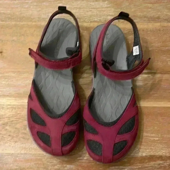 Merrell Shoes - Merrell Siren Wrap Q2 Beet Red Sandals Womens SZ 9